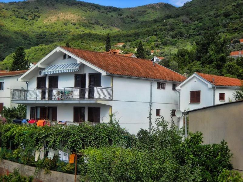 Vila Umicevic Hotel Bijela Exterior foto